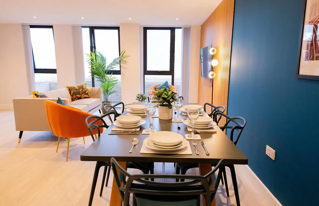 Stunning 3 Bedroom Manchester Apartment-1
